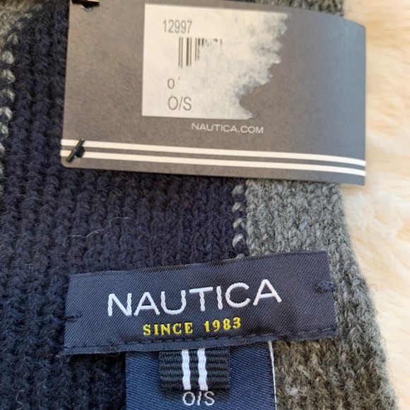 NAUTICA unisex gray acrylic and nylon fringed scarf with blue stripe NWT - Picture 2 of 8